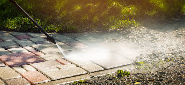 Best Pool Deck Cleaning  in Old River Winfree, TX